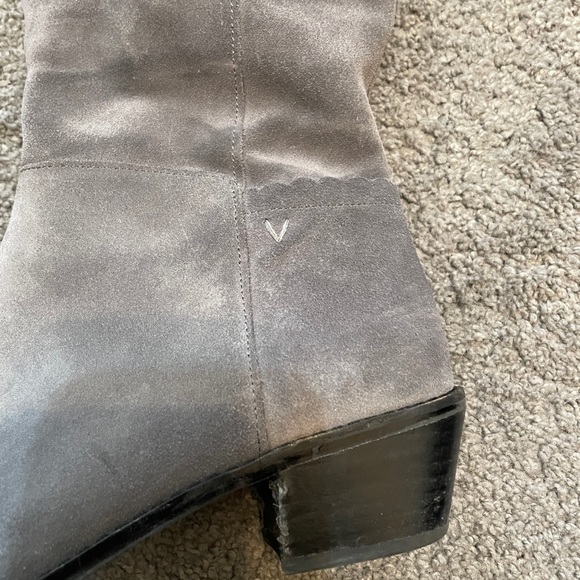 **Vionic Boots** - Picture 4 of 9